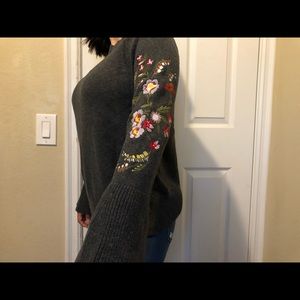 Bell sleeve floral sweater